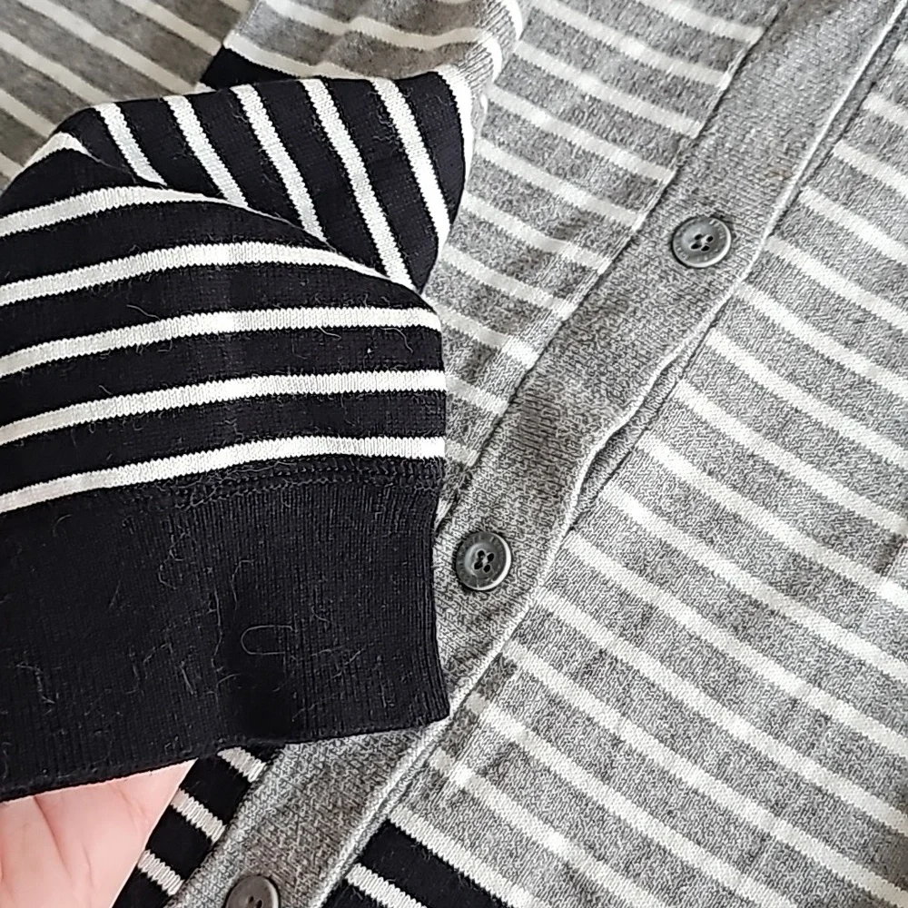 Eddie Bauer XL gray, black and white cardigan (JM) - Picture 3 of 3